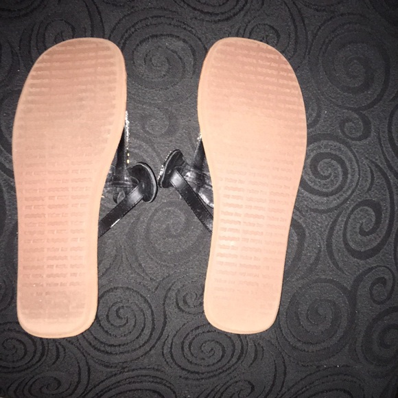 FINAL PRICE‼️ Yellow Box Dragonfly Jewel Sandals - Picture 6 of 6